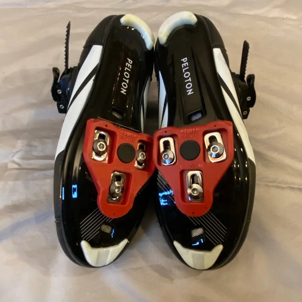 Peloton Cycling Shoes Black Red Cleats Size 38 Hook and Loop‎ Straps